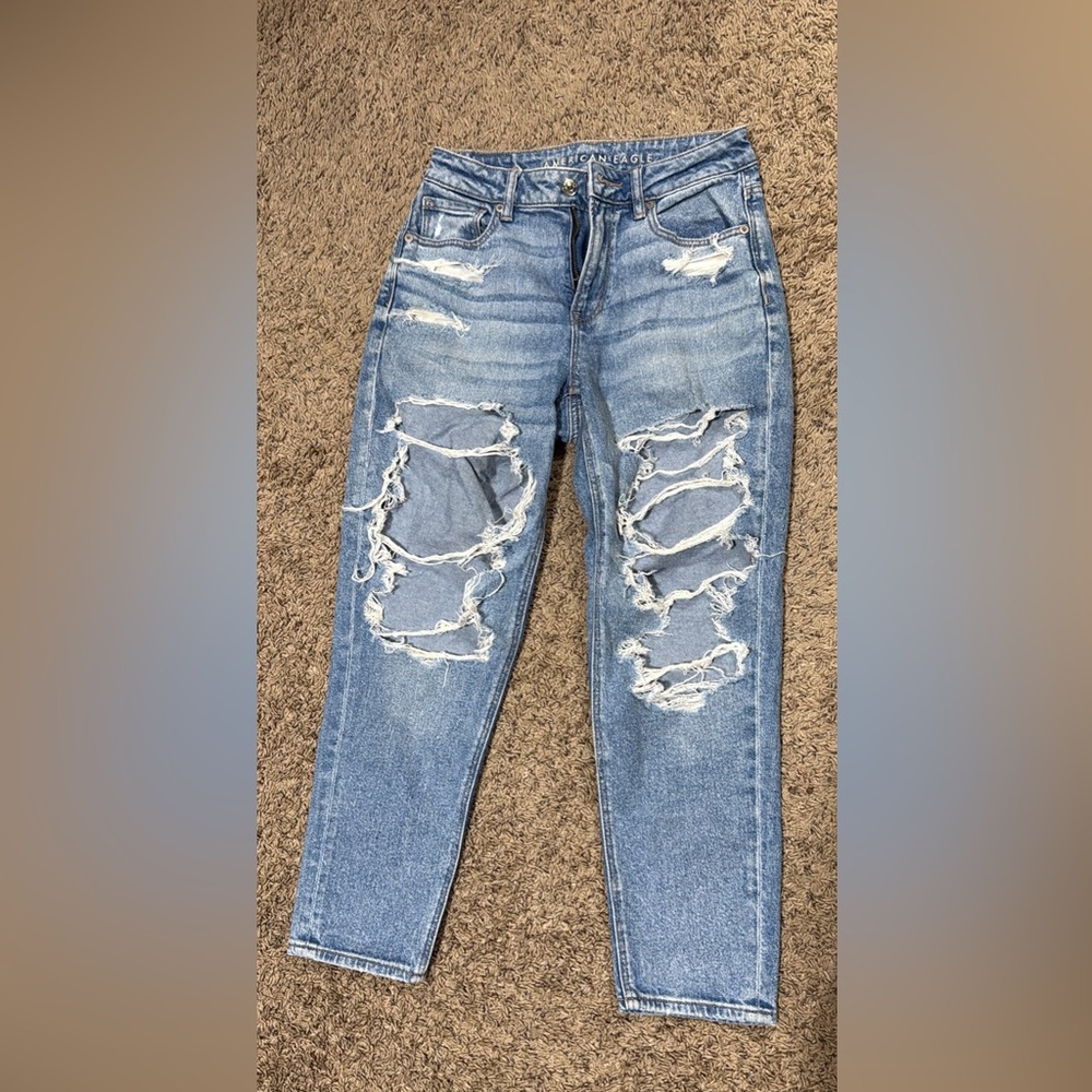 women’s american eagle short mom jeans